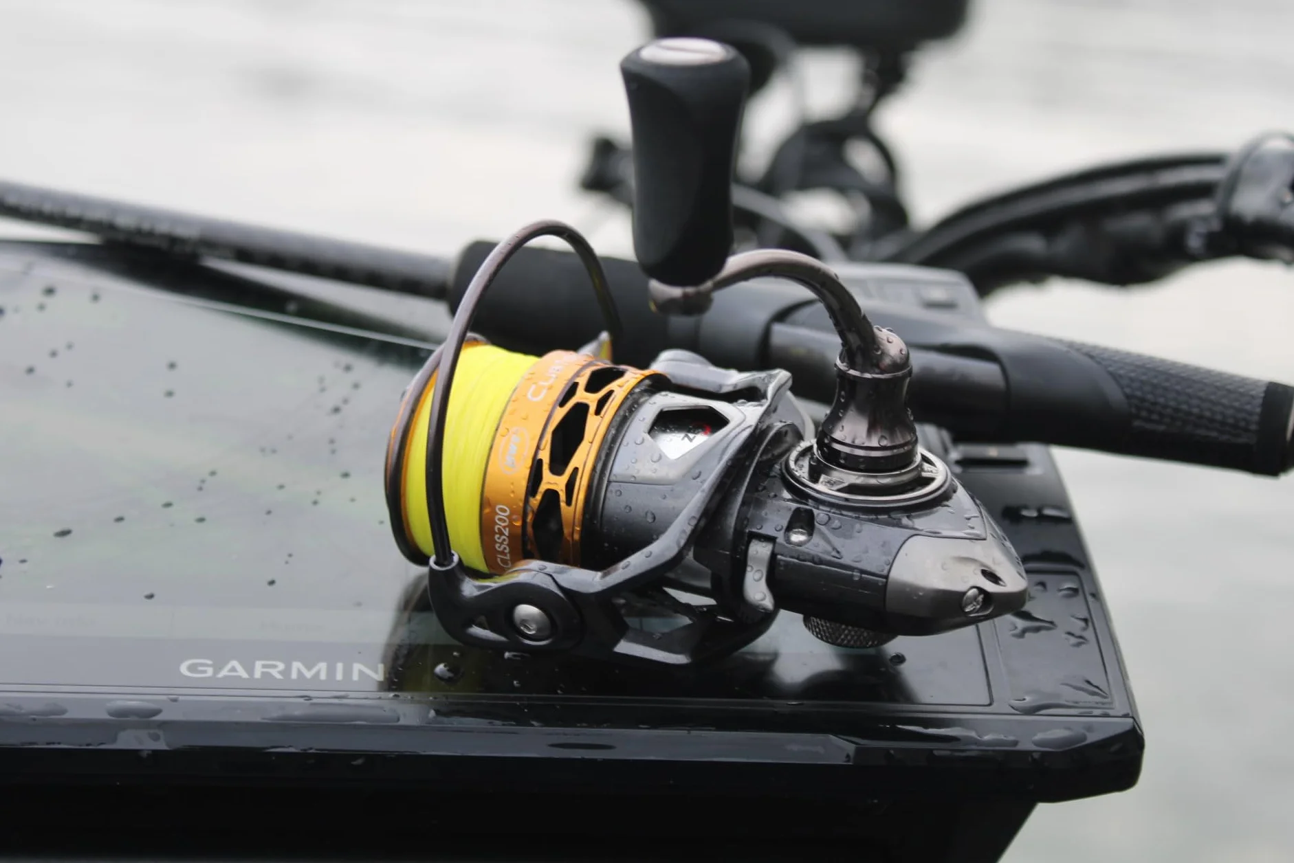 Custom Lite 200 SS Spinning Fishing Reel, Size 200 Reel, 10+1 Bearings, 6.2:1 Gear Ratio, Tanso Tech Frame, Shallow Spool, Aluminum Speed Gears, Hybrid Carbon Drag, Reversible Retrieve, Gray